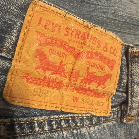 Levi's 559 Relaxed Fit Men's Jeans W34 L32 Light Blue Denim‎ Straight Leg - Picture 2 of 7